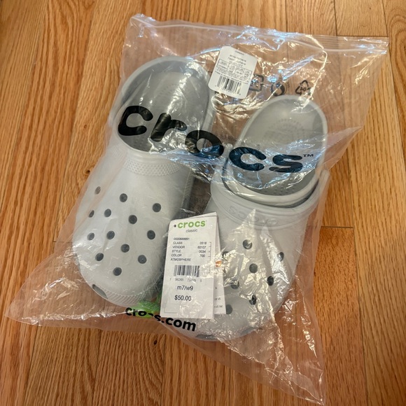 Crocs Classic Clog in Atmosphere - Picture 11 of 11